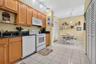 900 NE 195th, Miami, FL 33179 - Photo 15