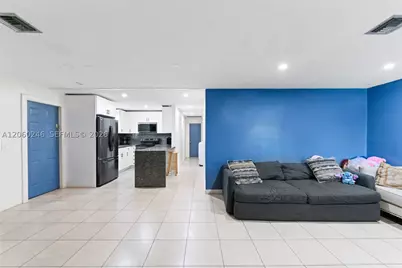 [Address not provided], West Palm Beach, FL 33407 - Photo 5