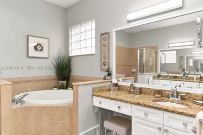 14610 Laguna, Fort Myers, FL 33908 - Photo 13