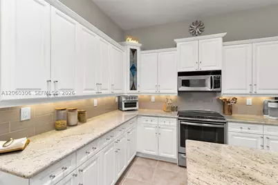 14610 Laguna, Fort Myers, FL 33908 - Photo 21