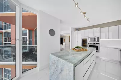 300 S Pointe #2104, Miami Beach, FL 33139 - Photo 9