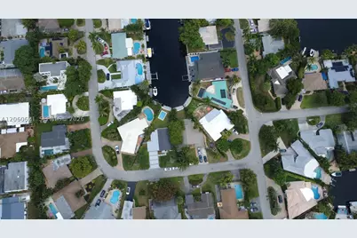 2416 NE 19th, Wilton Manors, FL 33305 - Photo 25