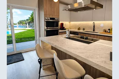 2416 NE 19th, Wilton Manors, FL 33305 - Photo 3