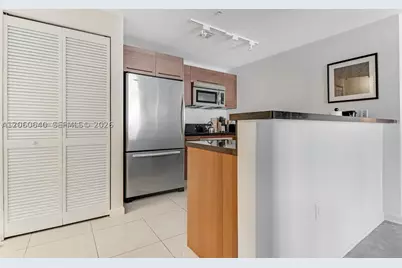 253 NE 2nd #508, Miami, FL 33132 - Photo 9