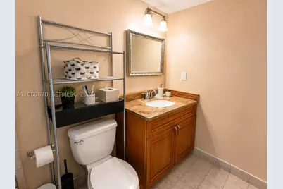 1000 Parkview #505, Hallandale Beach, FL 33009 - Photo 13