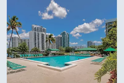 1000 Parkview #505, Hallandale Beach, FL 33009 - Photo 1