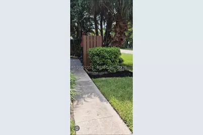 1213 SW 120th, Davie, FL 33325 - Photo 11