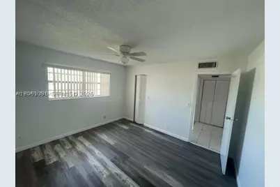 30 SE 4th #214, Hallandale Beach, FL 33009 - Photo 5