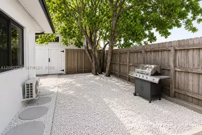 2247 SW 9th, Miami, FL 33135 - Photo 17