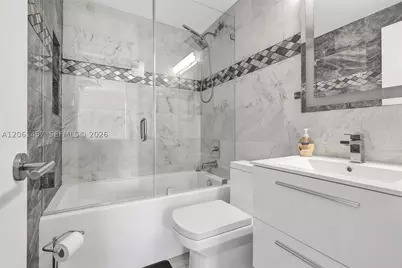 1460 Ocean #305, Miami Beach, FL 33139 - Photo 23