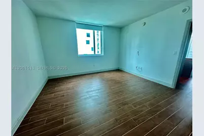 500 Brickell #2407, Miami, FL 33131 - Photo 9