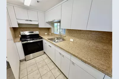 601 SW 37th #303, Miami, FL 33135 - Photo 19