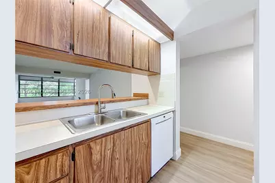1713 Whitehall #404, Davie, FL 33324 - Photo 19