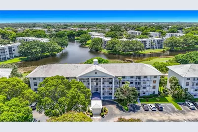 1713 Whitehall #404, Davie, FL 33324 - Photo 3