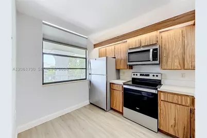 1713 Whitehall #404, Davie, FL 33324 - Photo 17