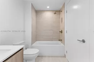 77 SE 5th, Miami, FL 33131 - Photo 15