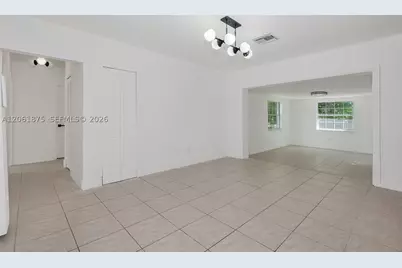 998 W 68th, Hialeah, FL 33014 - Photo 11