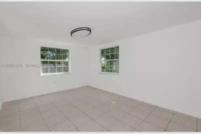 998 W 68th, Hialeah, FL 33014 - Photo 15