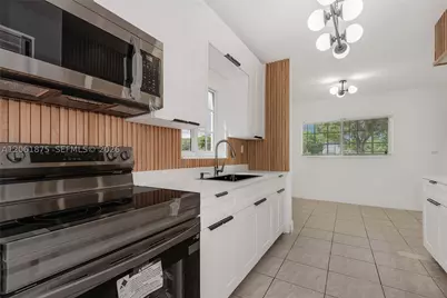998 W 68th, Hialeah, FL 33014 - Photo 9