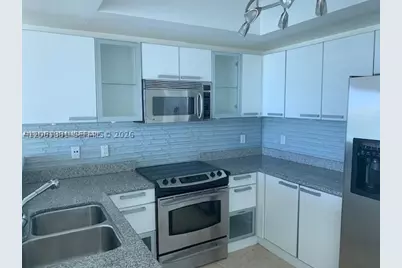 2000 Bay #403, Miami Beach, FL 33141 - Photo 9