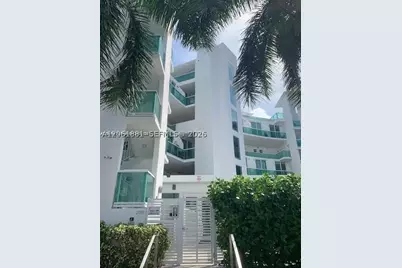 2000 Bay #403, Miami Beach, FL 33141 - Photo 3