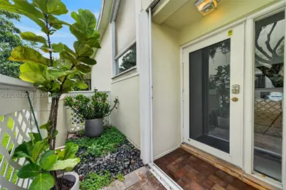 4749 NW 98th, Doral, FL 33178 - Photo 5