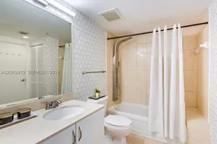 1750 N Bayshore, Miami, FL 33132 - Photo 7