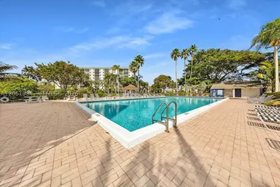2240 N Cypress Bend #204, Pompano Beach, FL 33069 - Photo 33