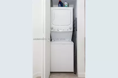 55 SW 9th #2903, Miami, FL 33130 - Photo 15