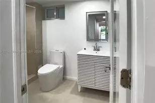 1670 Bay, Miami Beach, FL 33139 - Photo 11