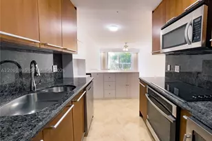 1670 Bay, Miami Beach, FL 33139 - Photo 7