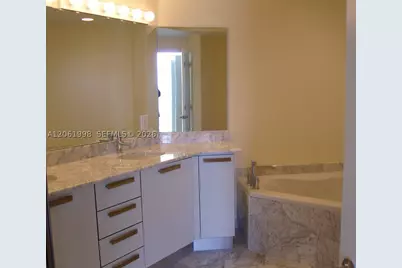 3000 NE 188th #603, Aventura, FL 33180 - Photo 5