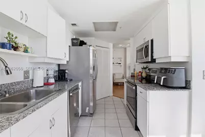 701 Brickell Key #610, Miami, FL 33131 - Photo 9