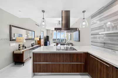 1100 Biscayne #5502, Miami, FL 33132 - Photo 17