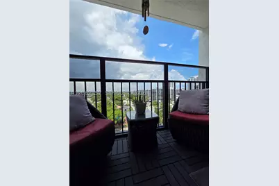 200 Leslie #1029, Hallandale Beach, FL 33009 - Photo 23