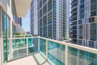 41 SE 5th #906, Miami, FL 33131 - Photo 11