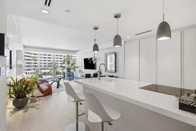 5600 Collins #5A, Miami Beach, FL 33140 - Photo 1