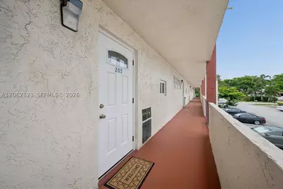 800 S Hollybrook #205, Pembroke Pines, FL 33025 - Photo 17