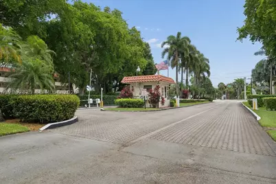 800 S Hollybrook #205, Pembroke Pines, FL 33025 - Photo 35