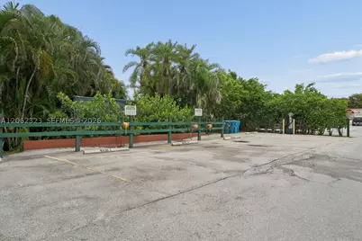 800 S Hollybrook #205, Pembroke Pines, FL 33025 - Photo 33