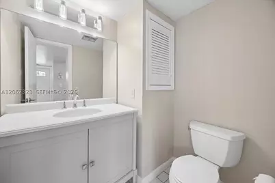 800 S Hollybrook #205, Pembroke Pines, FL 33025 - Photo 11