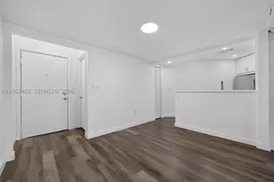 9429 Fontainebleau, Miami, FL 33172 - Photo 11