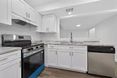 9429 Fontainebleau #201-33, Miami, FL 33172 - Photo 9