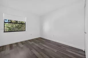 9429 Fontainebleau, Miami, FL 33172 - Photo 13
