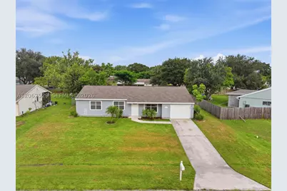 205 SW Kentwood, Port Saint Lucie, FL 34953 - Photo 3