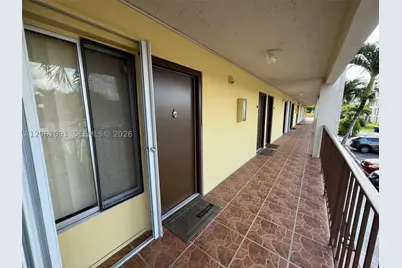 9240 Fontainebleau #204, Miami, FL 33172 - Photo 3
