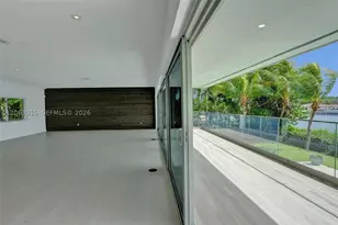 19231 NE 22nd, Miami, FL 33180 - Photo 37