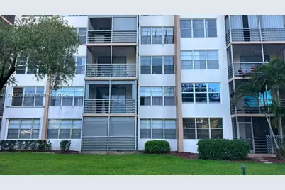1300 Saint Charles #202, Pembroke Pines, FL 33026 - Photo 3