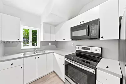 128 NW 9th #1, Miami, FL 33128 - Photo 13