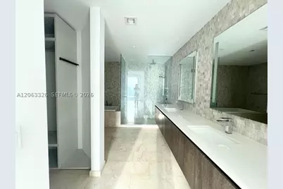 68 SE 6th #3810, Miami, FL 33131 - Photo 17